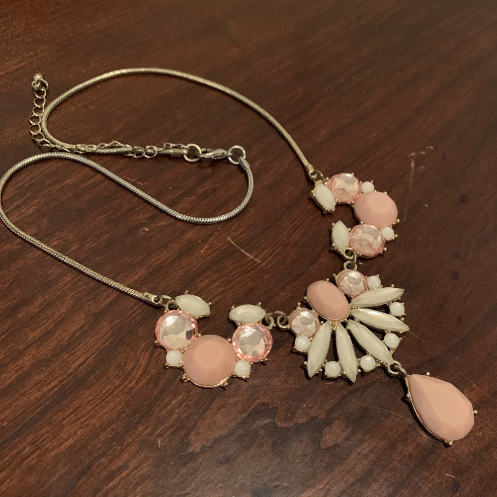 Statement necklace 1920s style